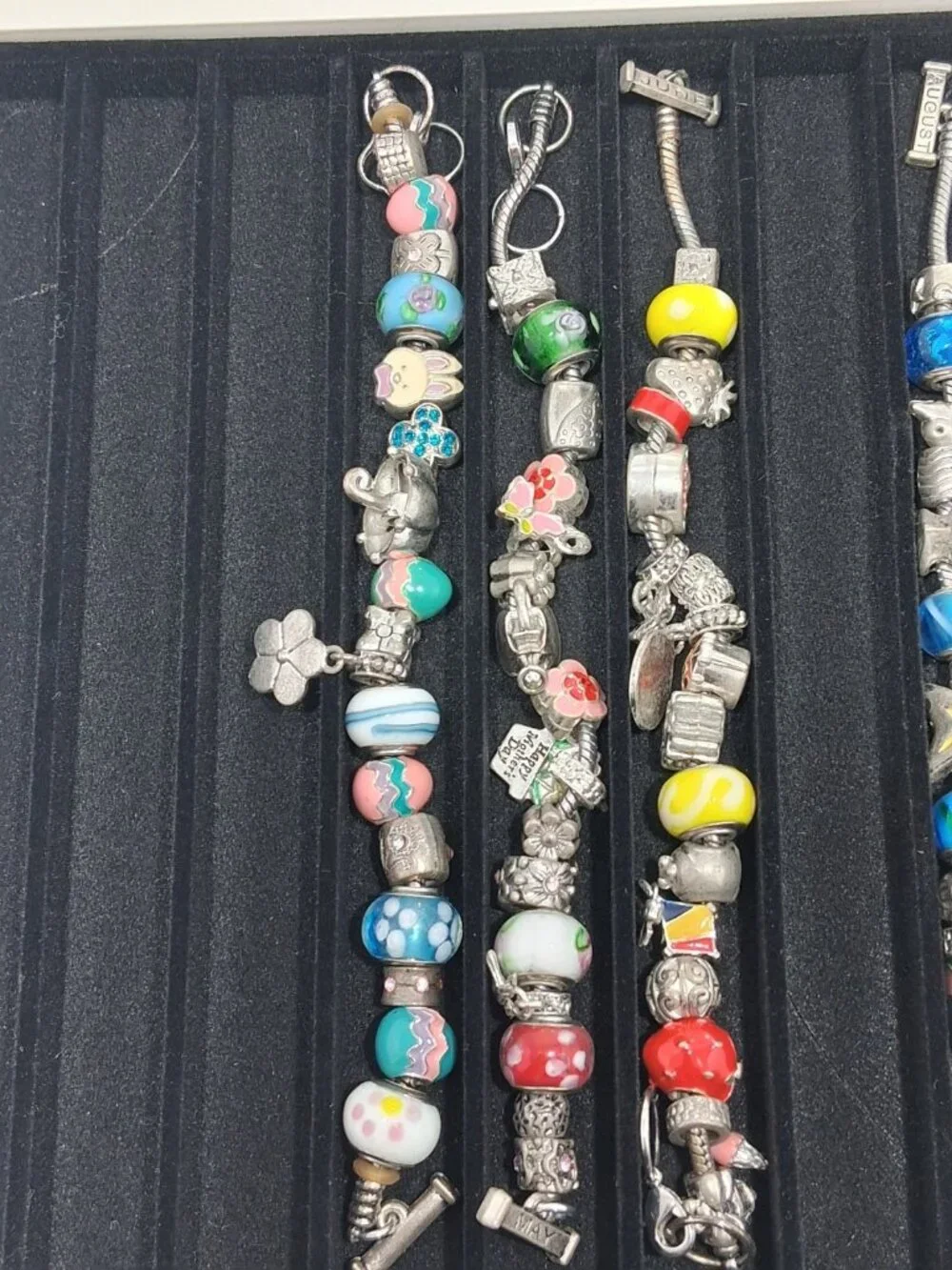 WILLABEE and WARD 12 Month Charm Bracelet Display Box Case + 5 BRACELTS